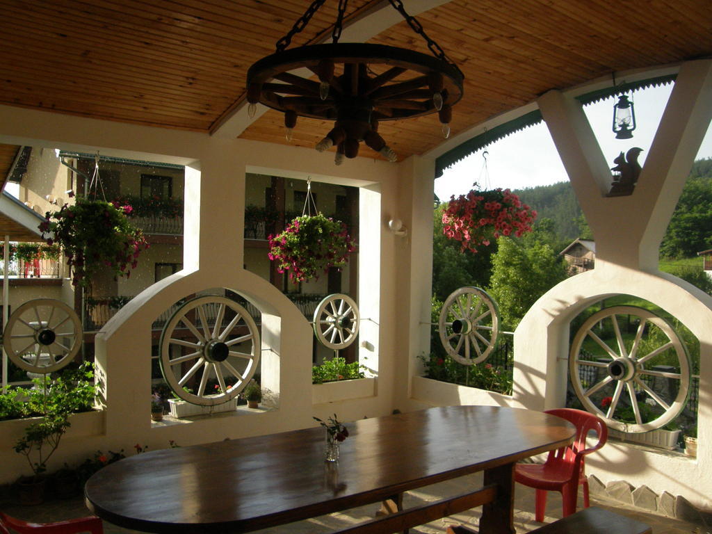 Mokus Panzio Bed and Breakfast Bicfălău Exterior foto